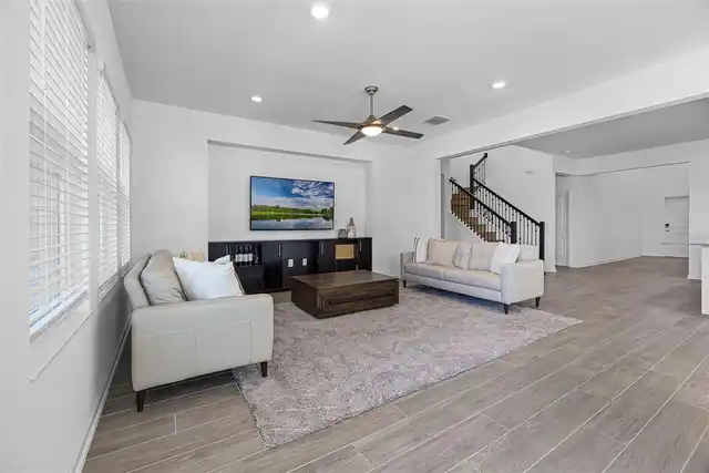 Listing Photo 15
