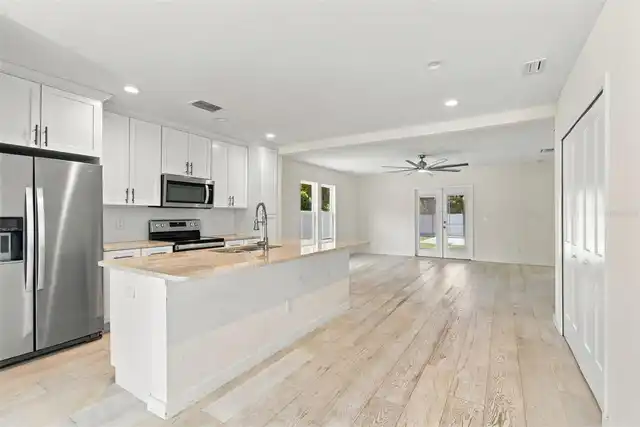 Listing Photo 8