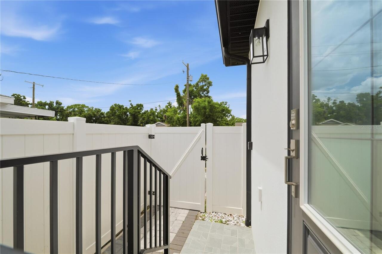 Listing Photo 8