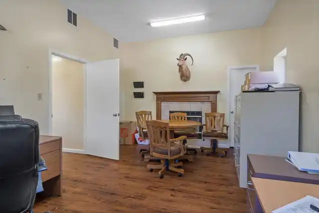 Listing Photo 9