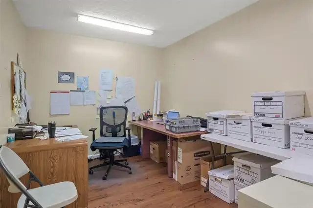 Listing Photo 12