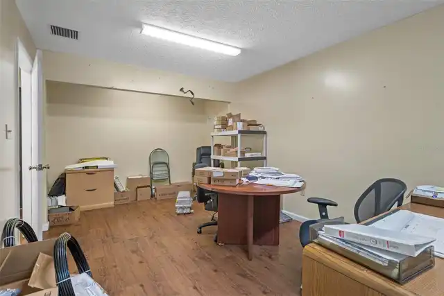 Listing Photo 15