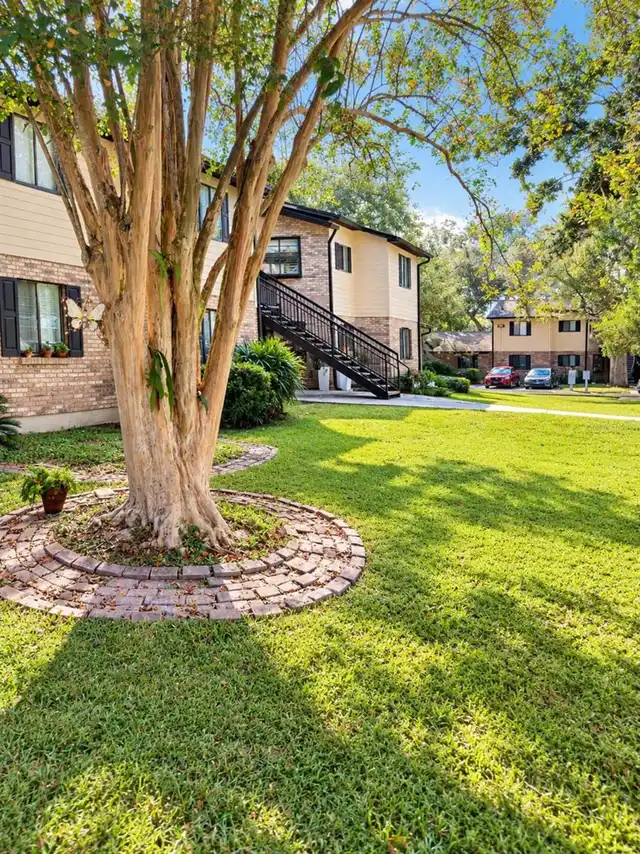 Listing Photo 17