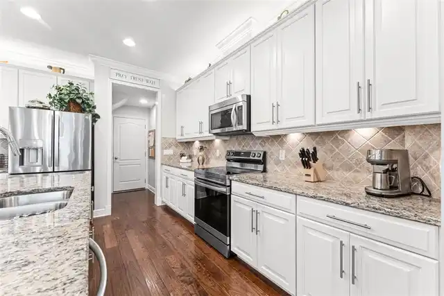 Listing Photo 18