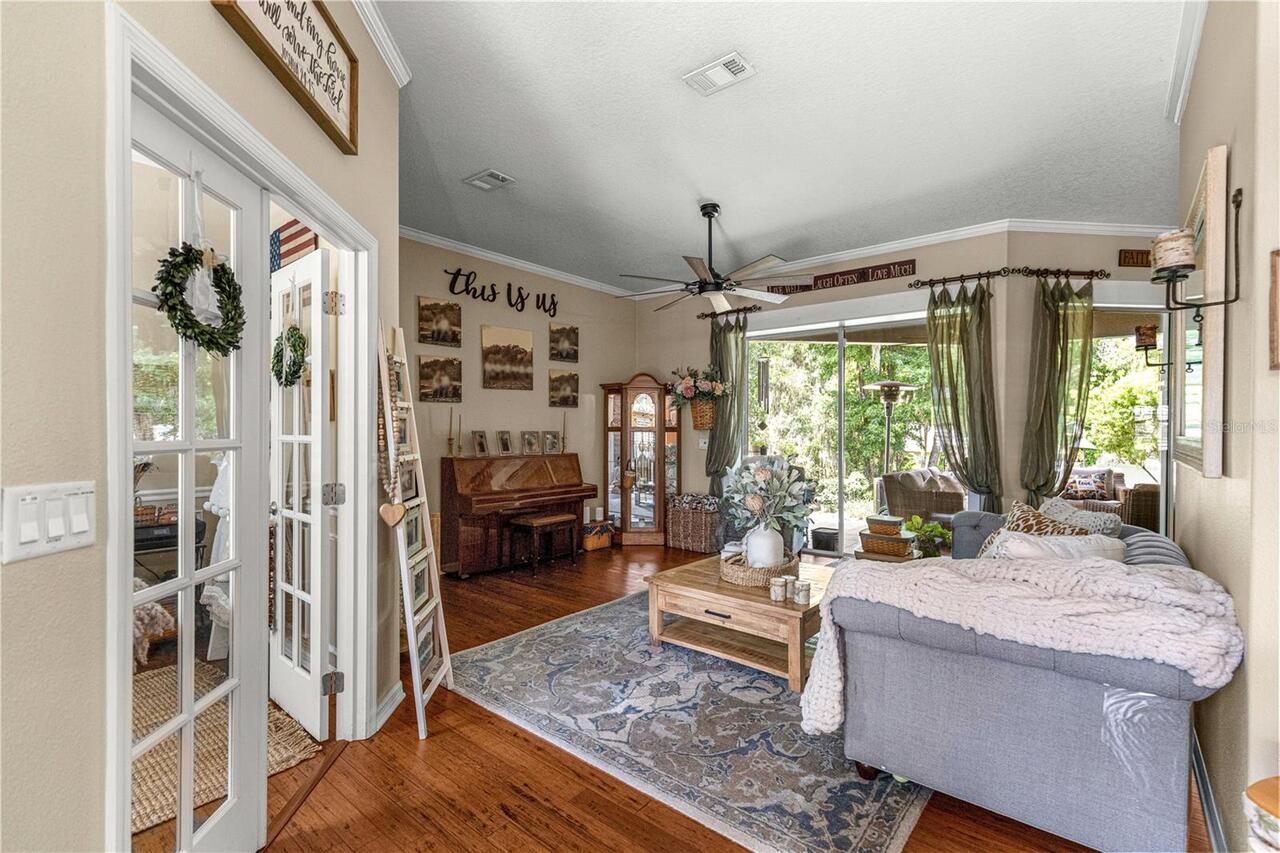 Listing Photo 9