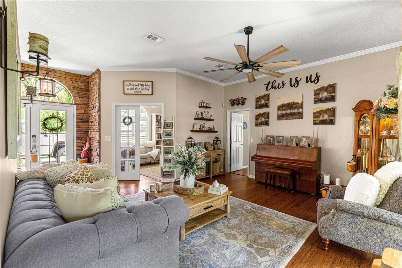Listing Photo 11