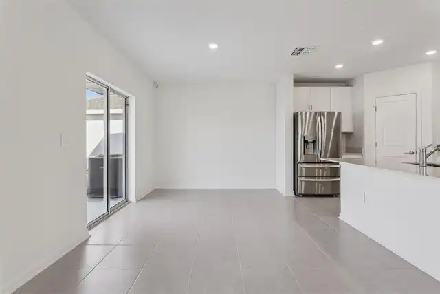 Listing Photo 8
