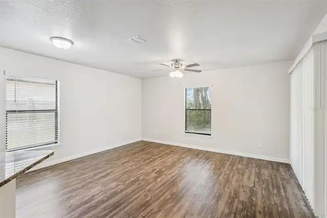 Listing Photo 7