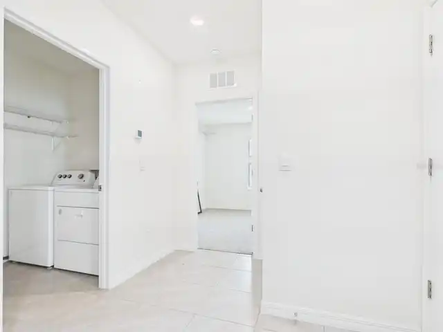Listing Photo 14