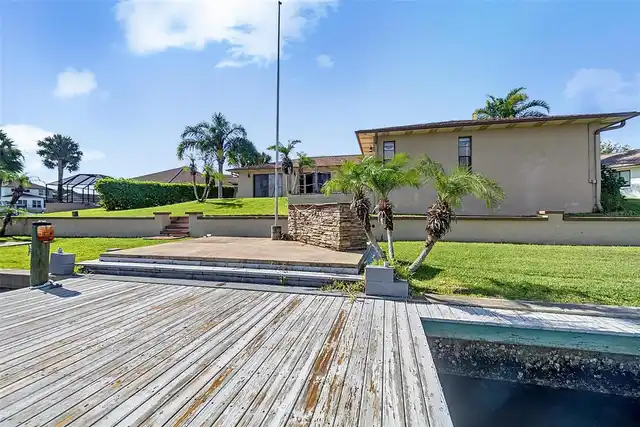 Listing Photo 11