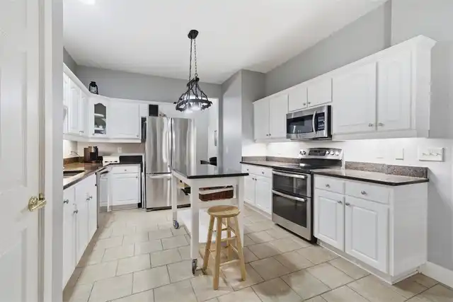 Listing Photo 8