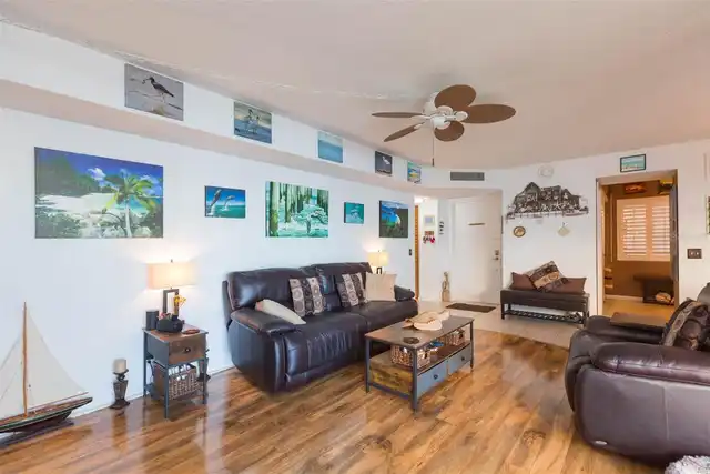 Listing Photo 11
