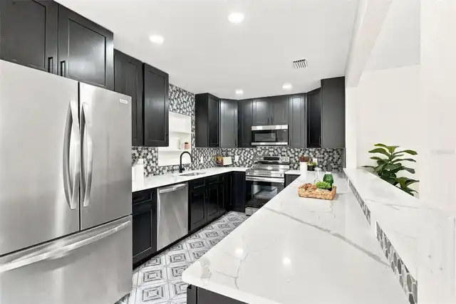 Listing Photo 8