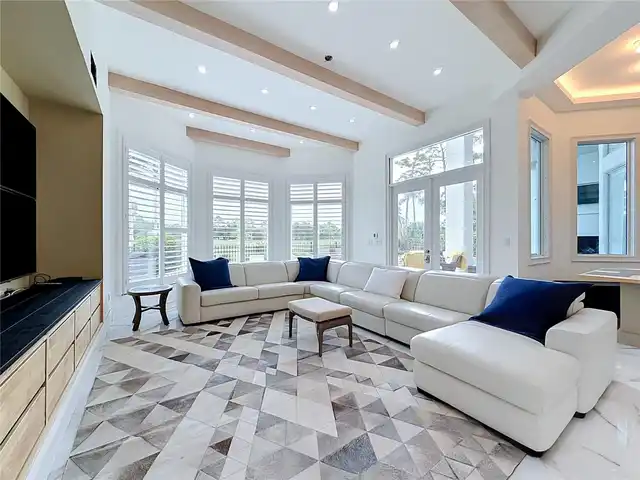 Listing Photo 12