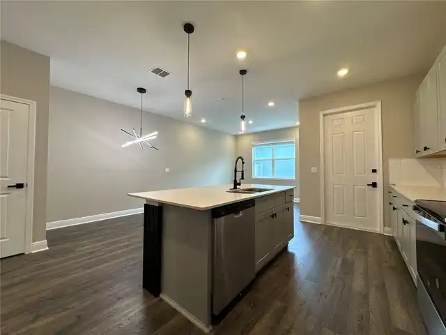 Listing Photo 14