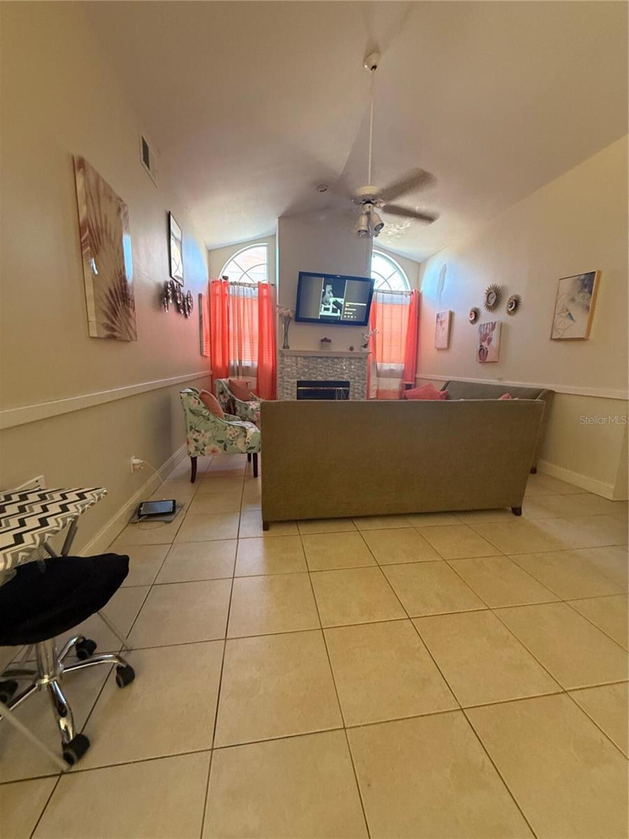 Listing Photo 10