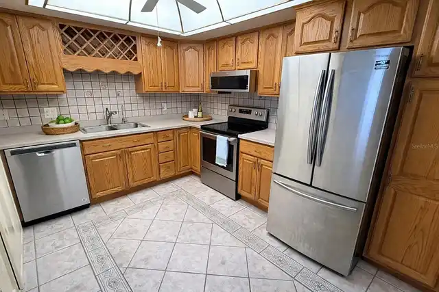 Listing Photo 8