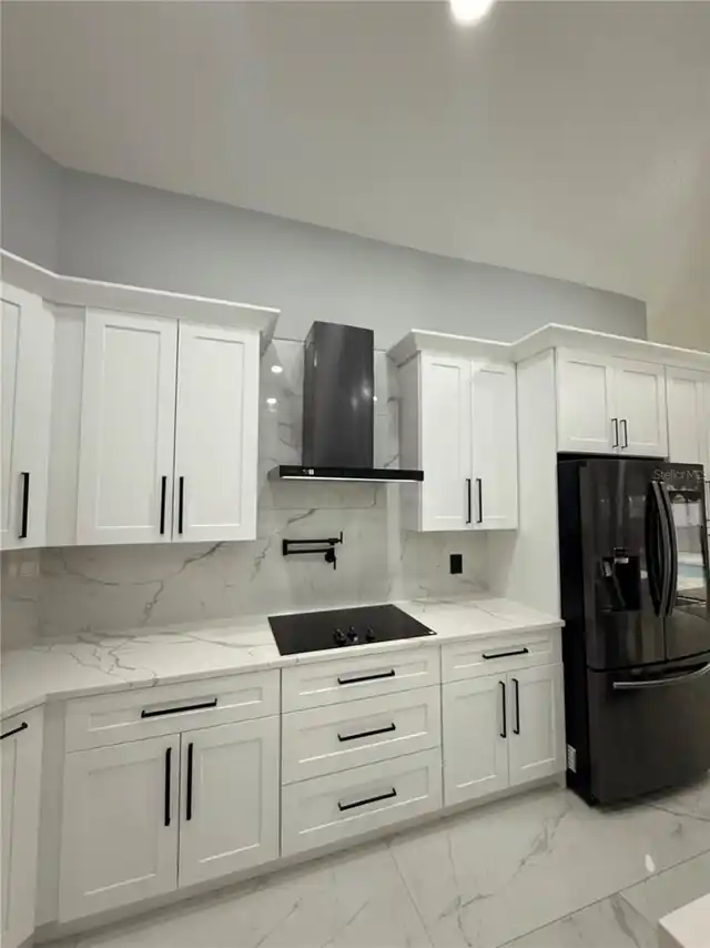 Listing Photo 9