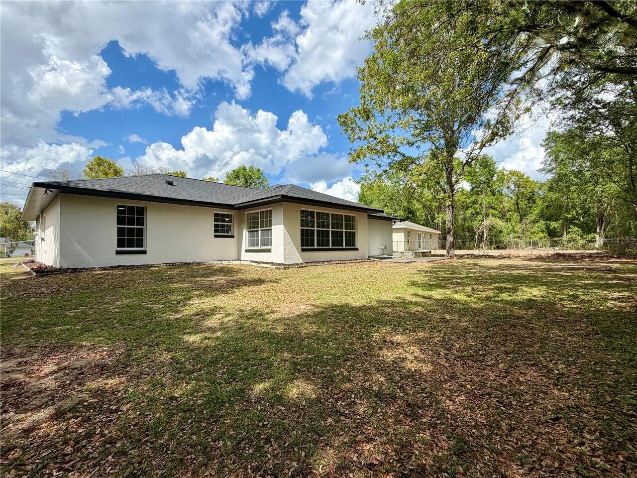 Listing Photo 11
