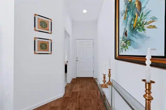 Listing Photo 8