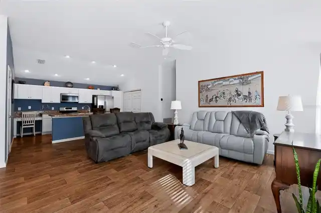 Listing Photo 12