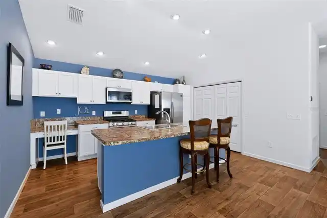 Listing Photo 16