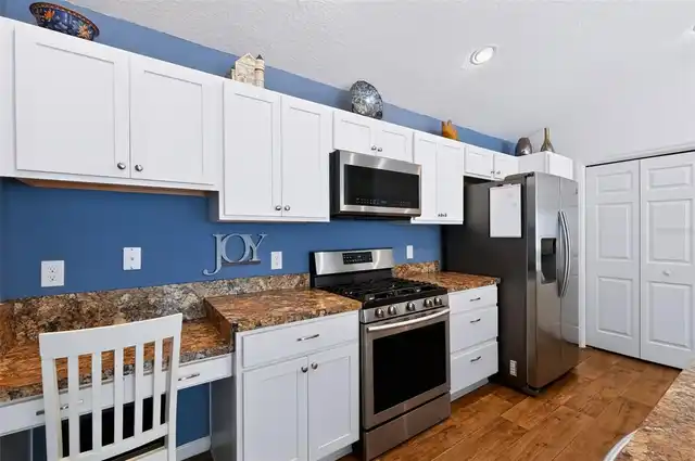 Listing Photo 18