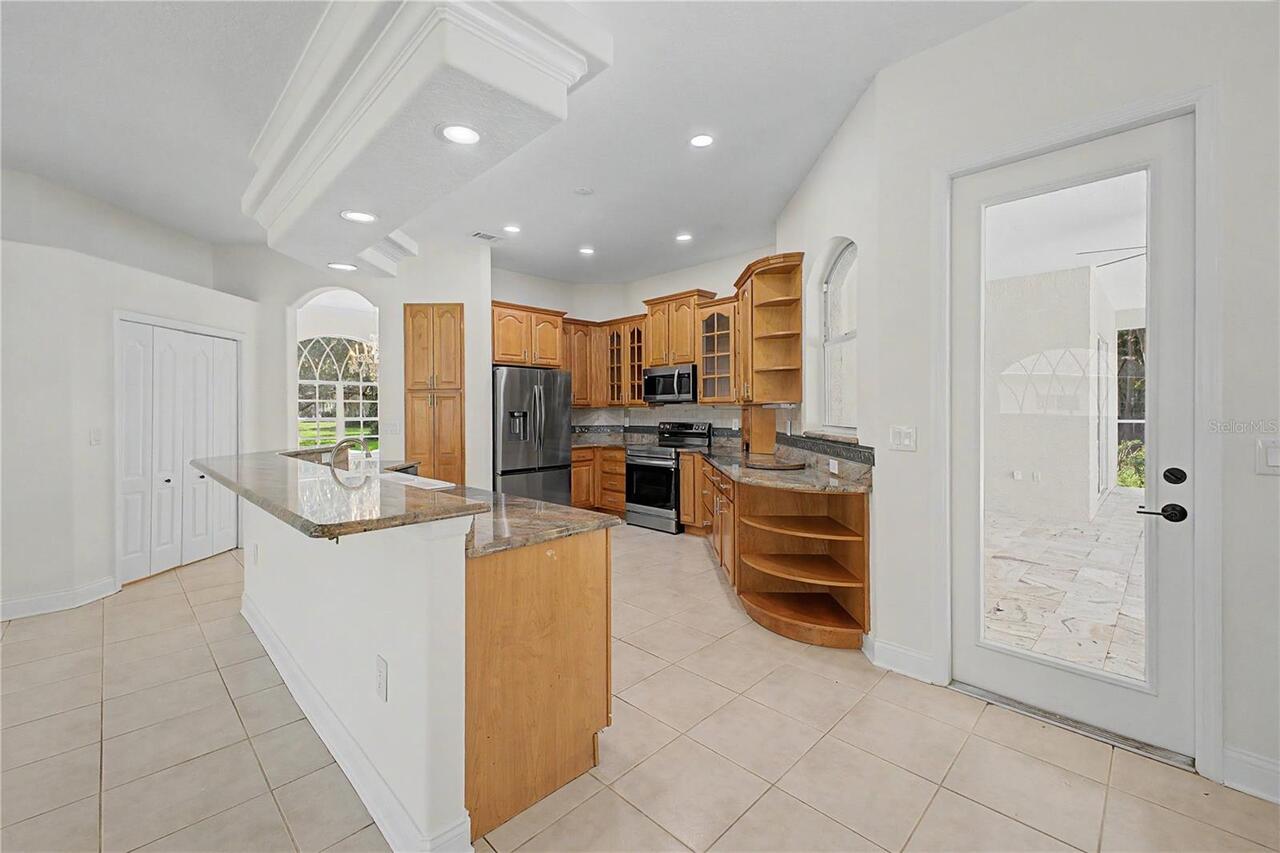 Listing Photo 11