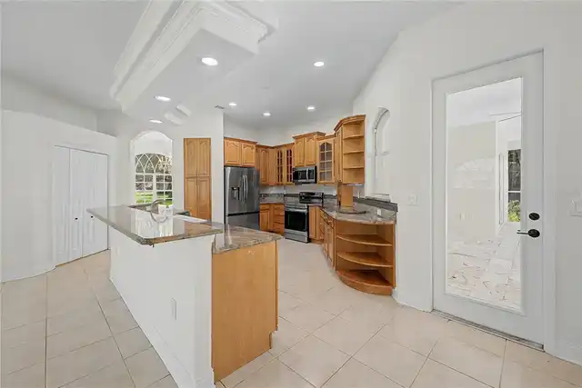 Listing Photo 12