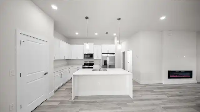 Listing Photo 11
