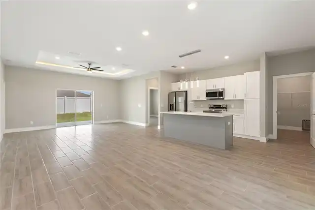Listing Photo 12