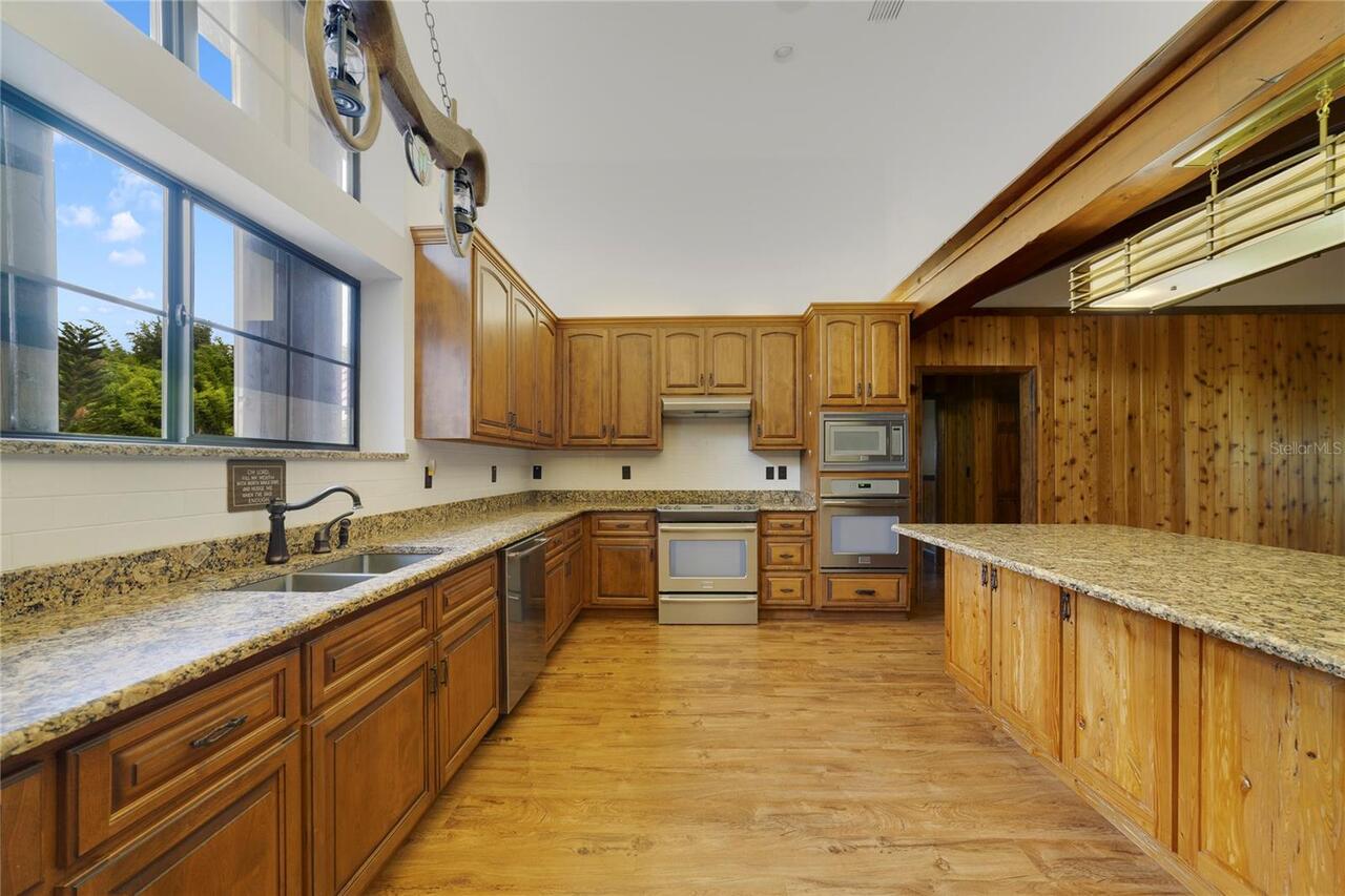 Listing Photo 10