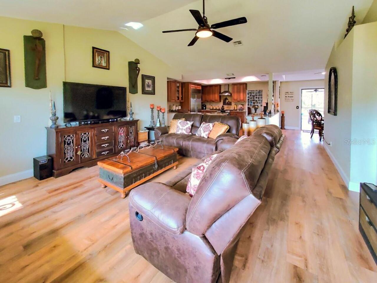 Listing Photo 14