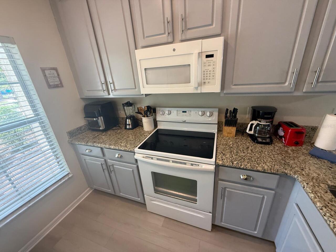 Listing Photo 10
