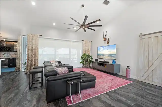 Listing Photo 17
