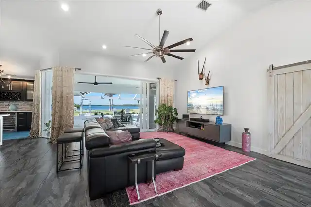Listing Photo 18