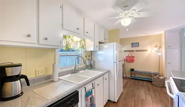 Listing Photo 10