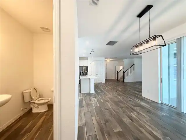 Listing Photo 8