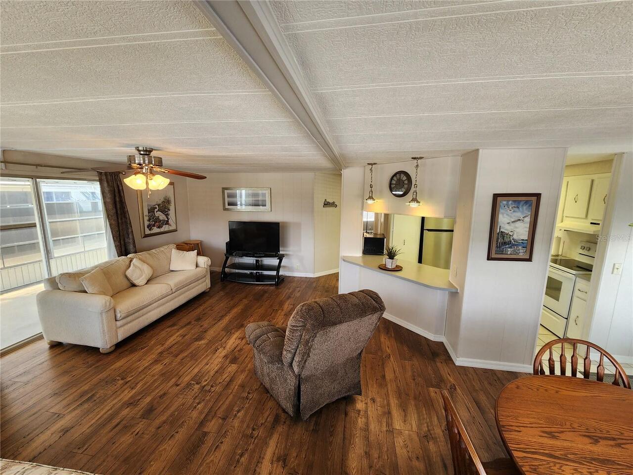 Listing Photo 10