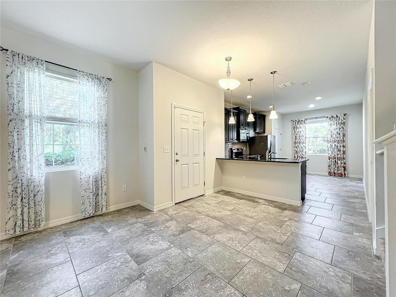 Listing Photo 10
