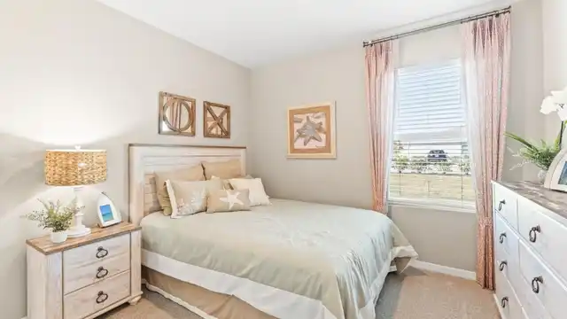 Listing Photo 11