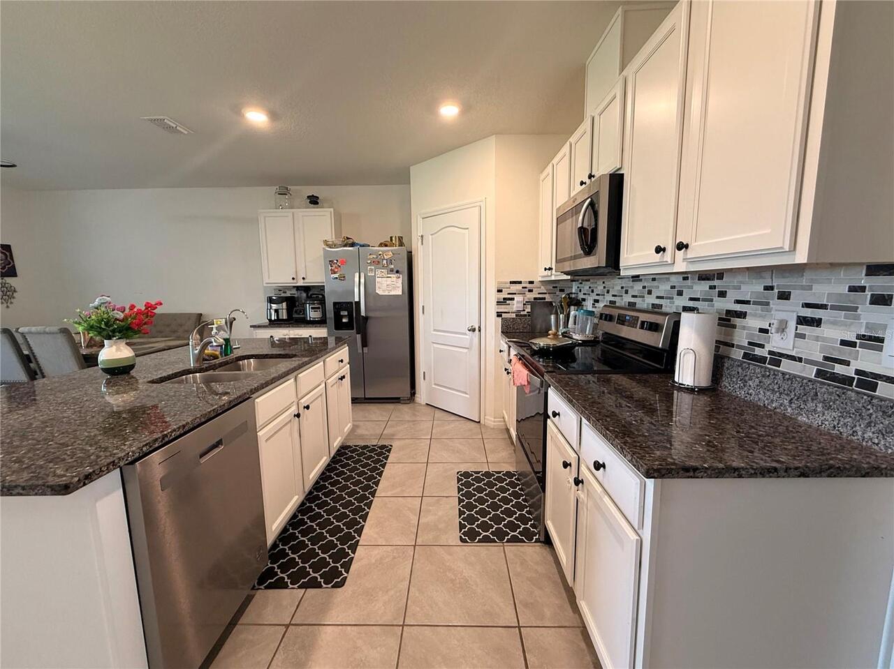Listing Photo 12
