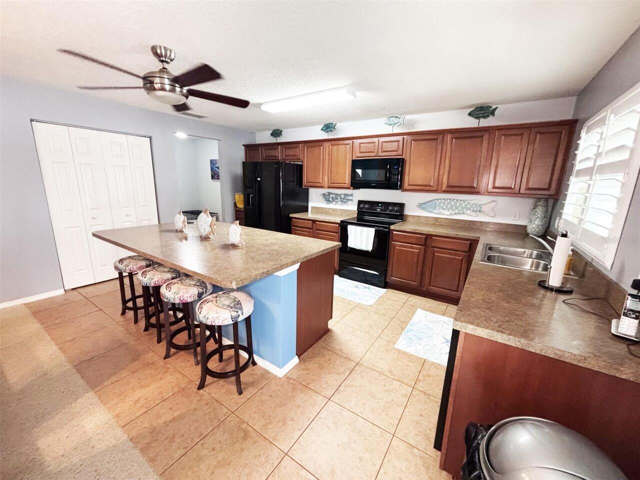 Listing Photo 11