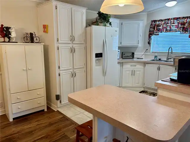 Listing Photo 10