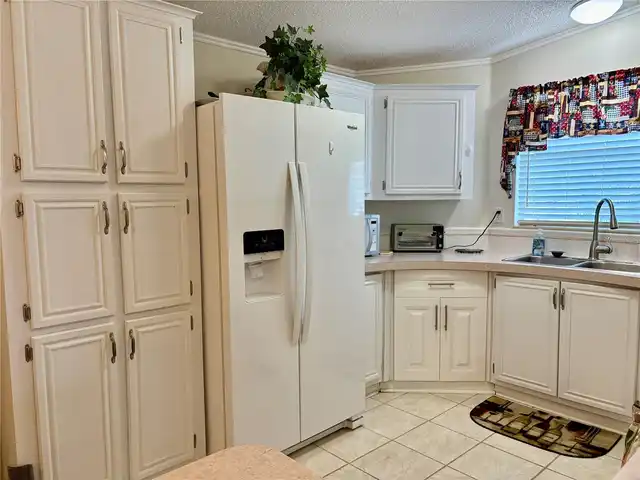 Listing Photo 12