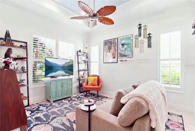 Listing Photo 11