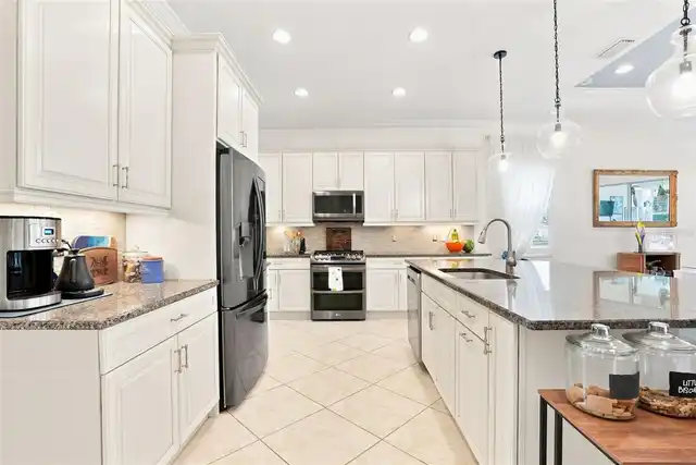 Listing Photo 18