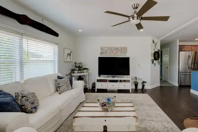Listing Photo 8