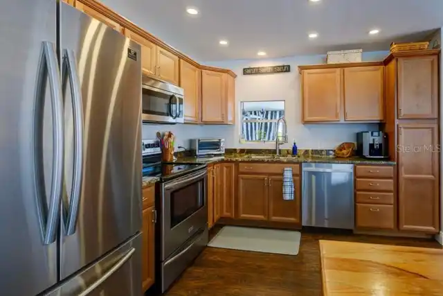 Listing Photo 12