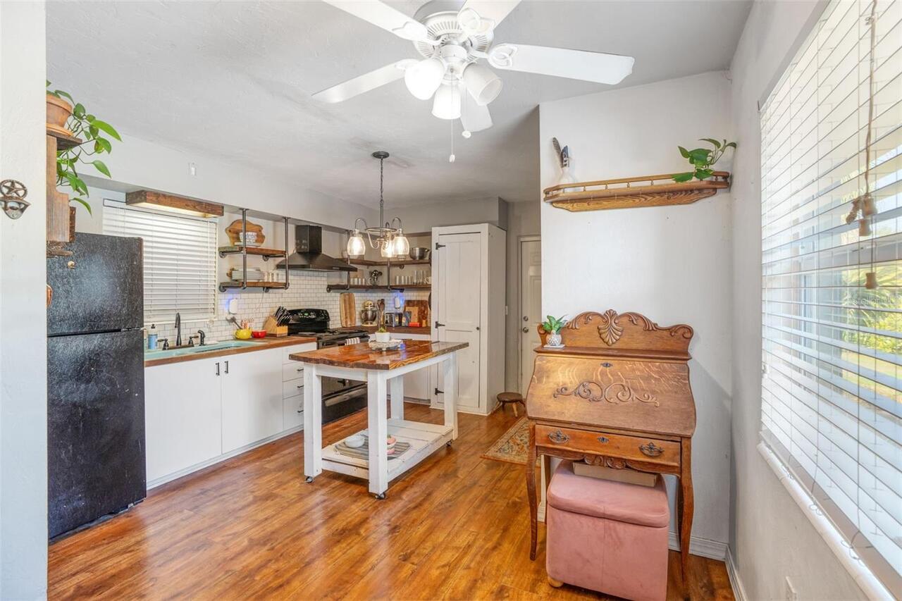 Listing Photo 10